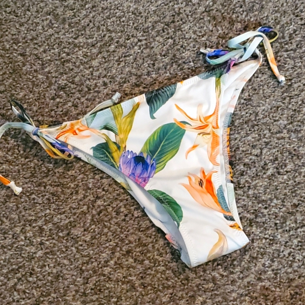 H&M Floral Bikini Bottoms NWT